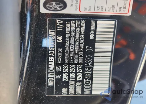 2018 Mercedes-Benz E 300 4Matic z USA, uszkodzony, nr VIN WDDZF4KB5JA372107